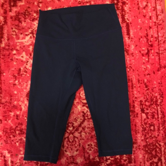 wunder under lululemon crop leggings - Picture 2 of 3